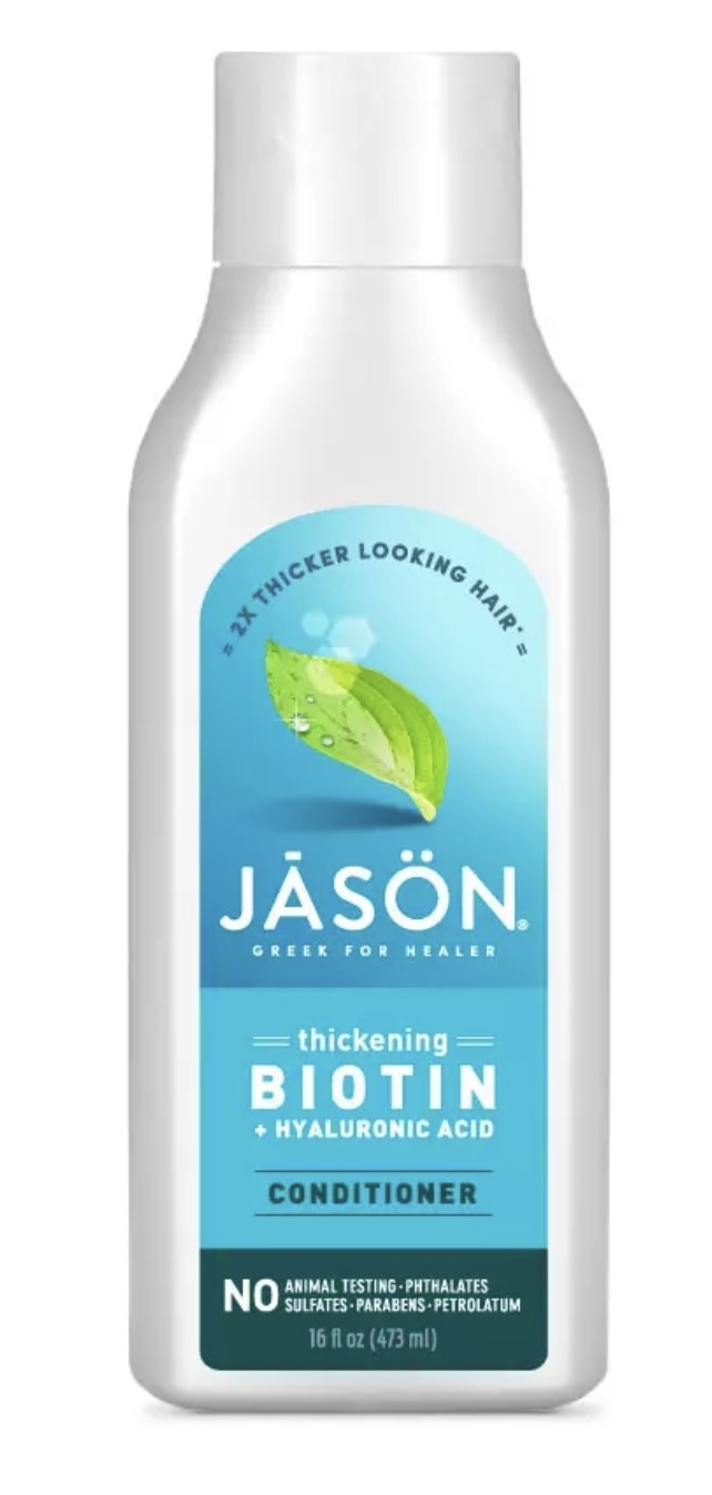 Gir nytt liv og tykkelse til håret ved hjelp av Biotin som tilfører næring og stimulerer hårvekst. Biotin er et vitamin som også går under navnet «Hår og Hud» -vitaminet. Hyaluronsyre tilfører fuktighet og sunnhet både til hodebunn og hårstrå. 473ml.